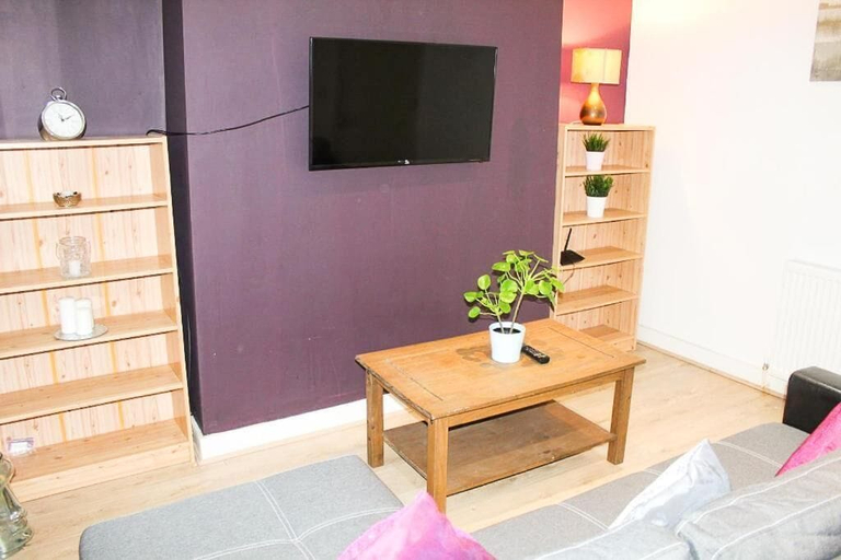 Others 5, Dream Hannan by Top House, Sefton