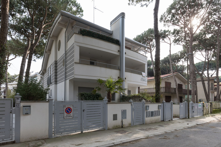 Primary image