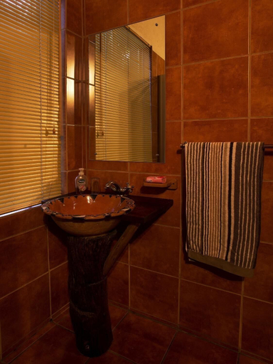 Bathroom 4, A Traveller's Palm, Mopani