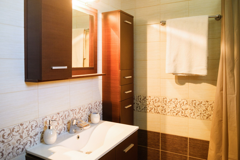 Bathroom 3, NeSo - Peter's Flat steps to Beach with Great Views, Crete