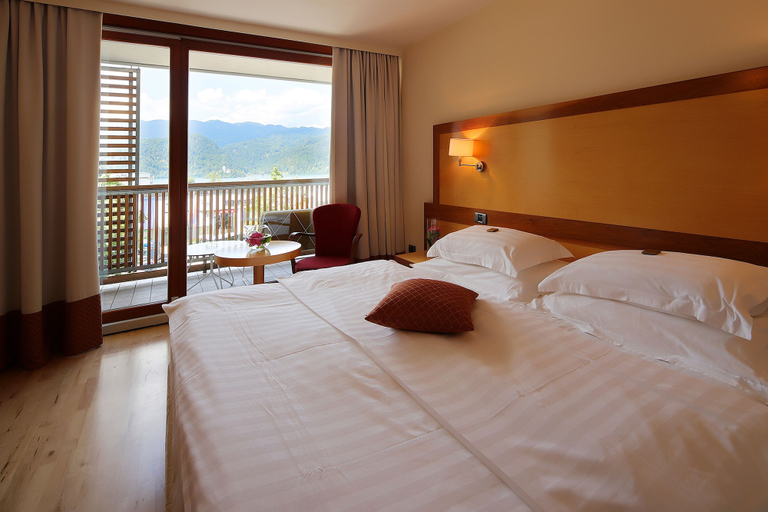 Bedroom 3, Hotel Lovec, Bled