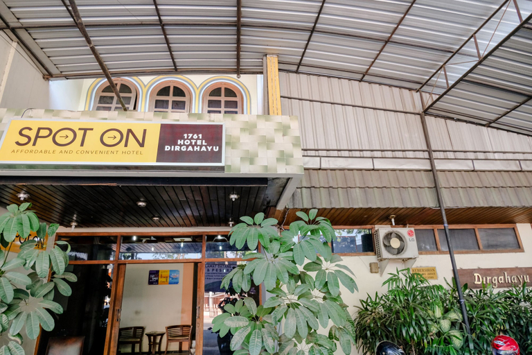 Exterior & Views 2, OYO 1761 Hotel Dirgahayu, Ponorogo