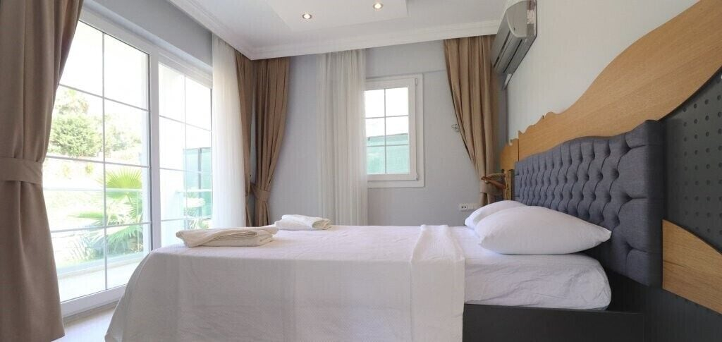 Room 5, Villa AKD1 by JoyLettings, Fethiye