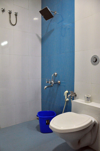 Bathroom 4, Hotel Metro, Thanjavur