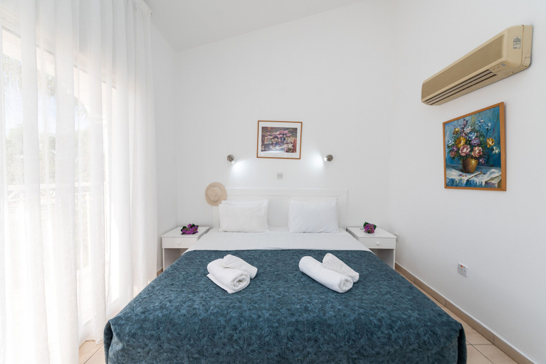 Bedroom 2, Fig Tree Z Holiday Villas
