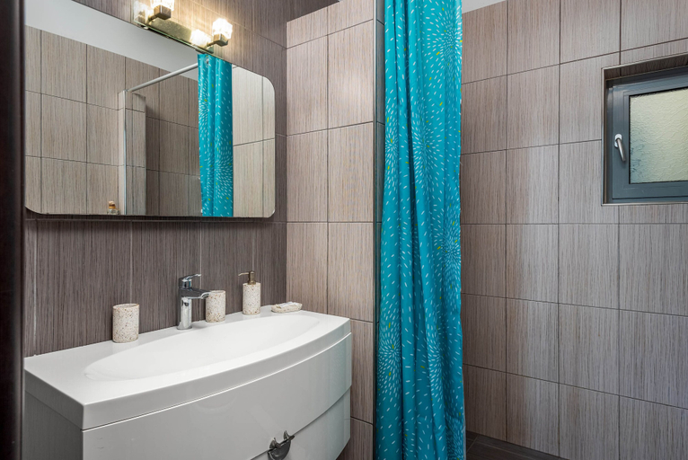 Bathroom 4, Articiano Villa, South Aegean