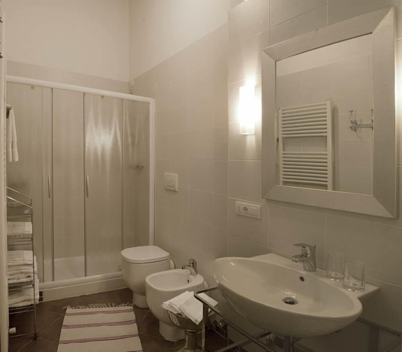 Bathroom 4, Ada Bed and Breakfast, Ferrara