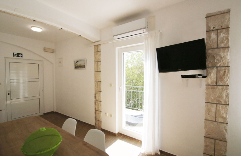 Others 5, Villa Rajski Dvor1, Bol