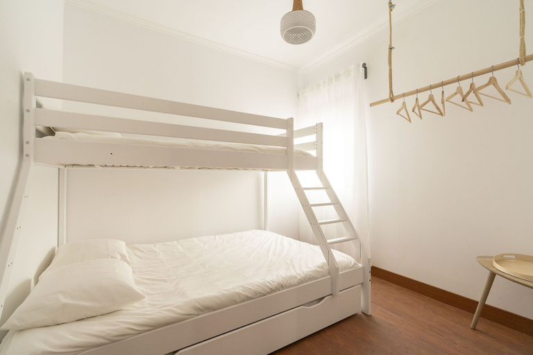 Bedroom 2, Ericeira Paradise House & Suites, Mafra