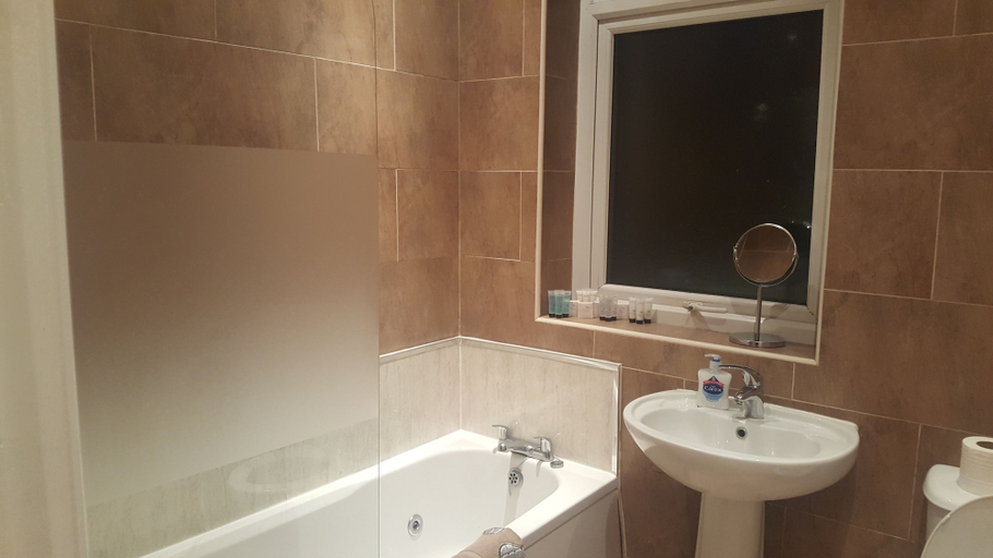 Bathroom, Park Road Apartment, Northumberland