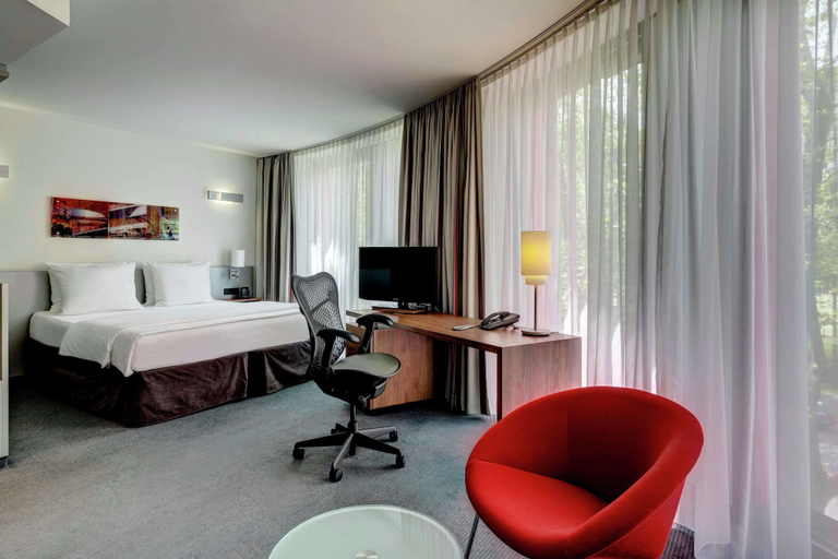 Bedroom 5, Hilton Garden Inn Stuttgart Neckar Park, Stuttgart