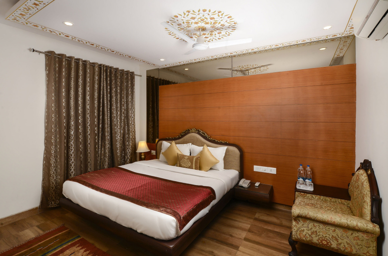 Bedroom 2, Radhey Ki Haveli, Sikar