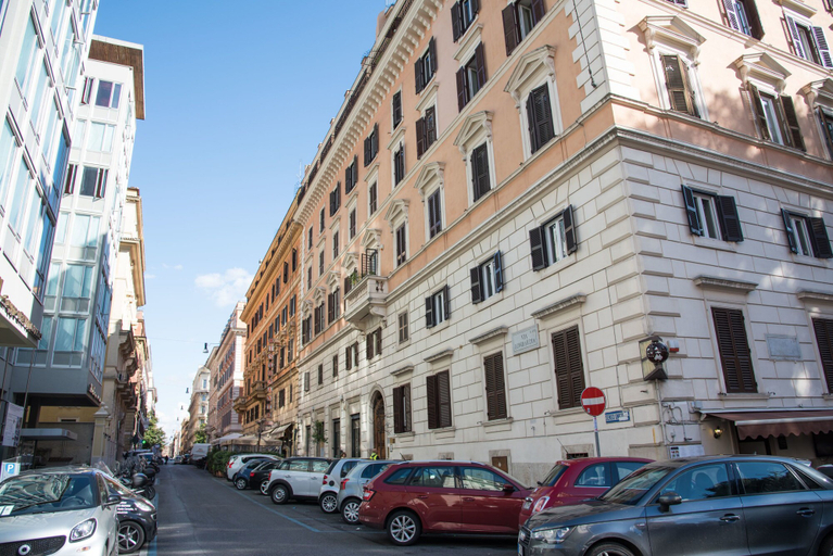 Exterior & Views 2, Lombardia40 Luxury Suites, Roma