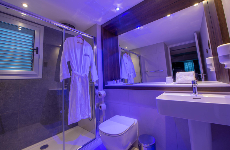 Bathroom 4, Almond Business Hotel