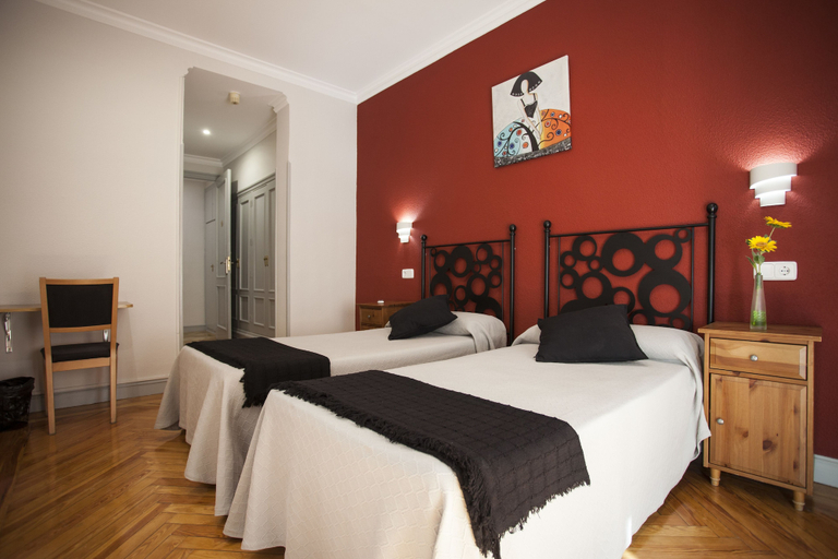Bedroom 4, Hostal Aresol, Madrid