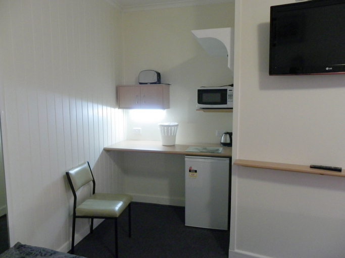 Others 3, Albury Clifton Motel, Albury
