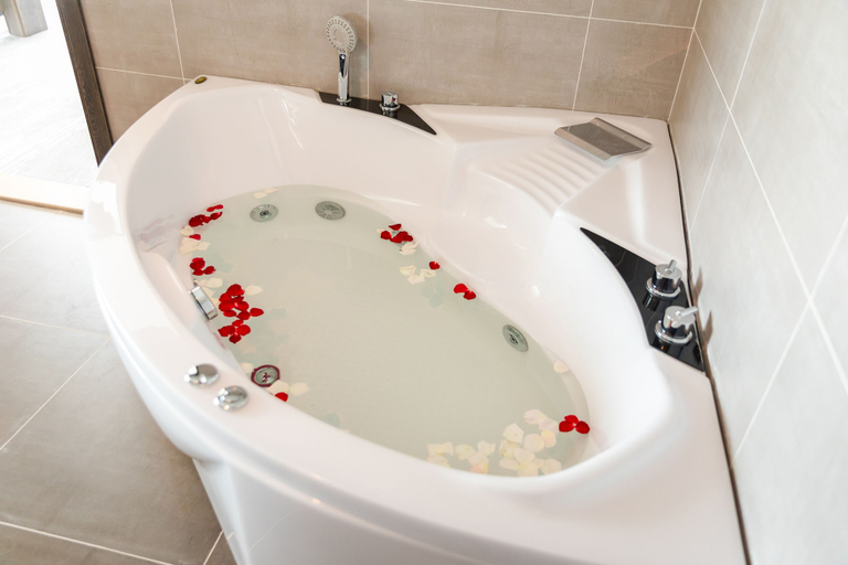 Bathroom 4, Muong Thanh Grand Bai Chay Hotel, Hạ Long