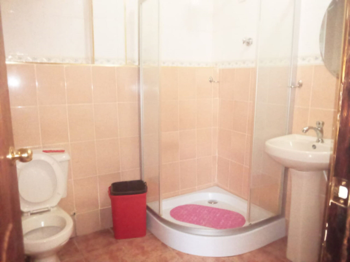 Bathroom, Spanish Lodge Hotel, Laikipia West