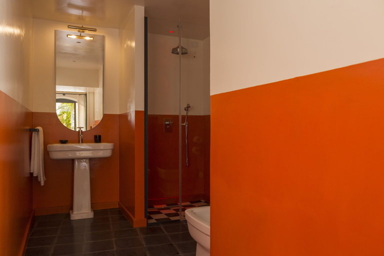 Bathroom 5, Palazzo Presta, Lecce