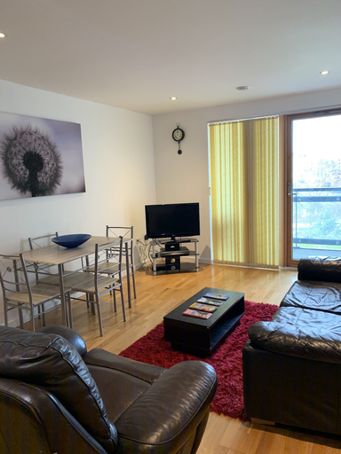 Others 5, Remarkable 2-bed Apartment, Leeds