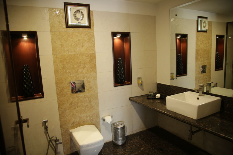 Bathroom, Hunky Dory Resort, Pathankot