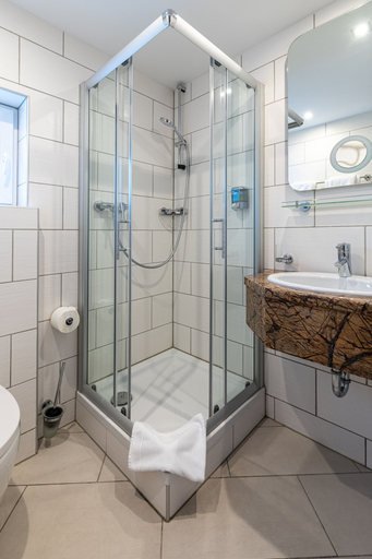 Bathroom 5, Garni-Hotel Bonnem-Inn, Rhein-Sieg-Kreis