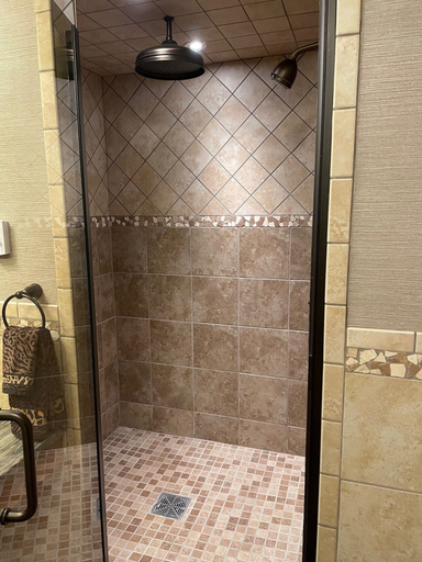 Bathroom 3, Mont du Lac Resort, Douglas
