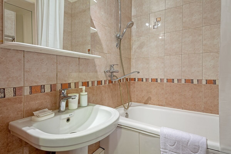 Bathroom, Lux Apartments Spasskaya 8, North-Eastern