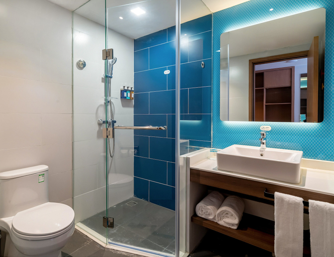 Bathroom 4, Holiday Inn Express JINAN QIANFO MOUNTAIN by IHG, Jinan