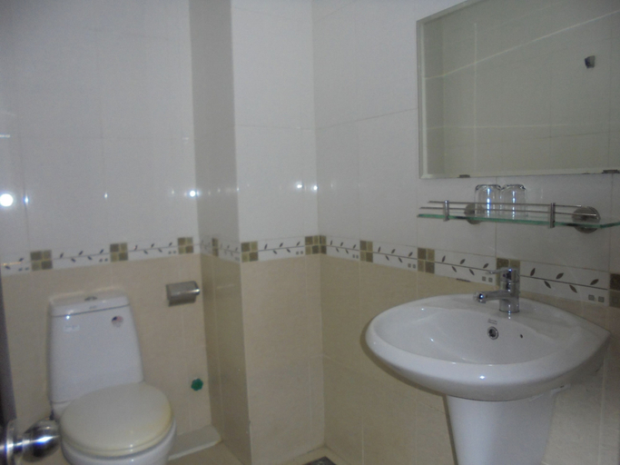 Bathroom, Phong Phu Hotel, Da Nang
