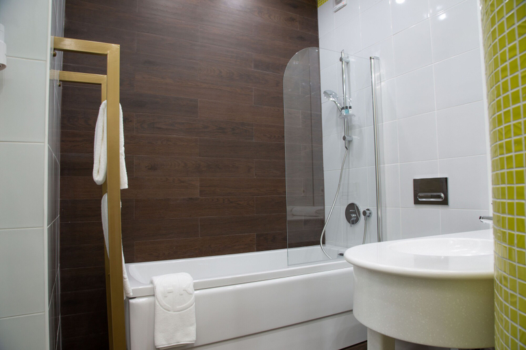 Bathroom 4, Kazzhol Park Hotel, Almaty