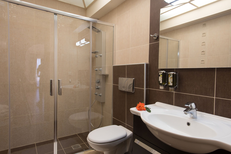 Bathroom 4, Leste Luxury Homes, Crete