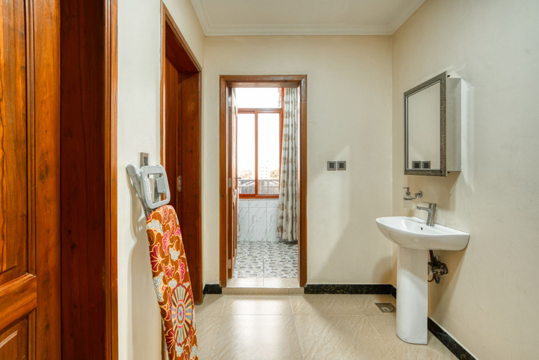 Bathroom 4, Kibo Palace Apartments, Arusha Urban
