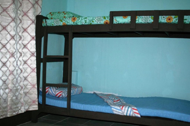 Bedroom 4, 8th Street Guesthouse Sto Nino Cebu - Hostel, Cebu City