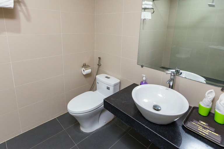 Bathroom 5, OYO 930 Thang Long Hotel, Thường Tín