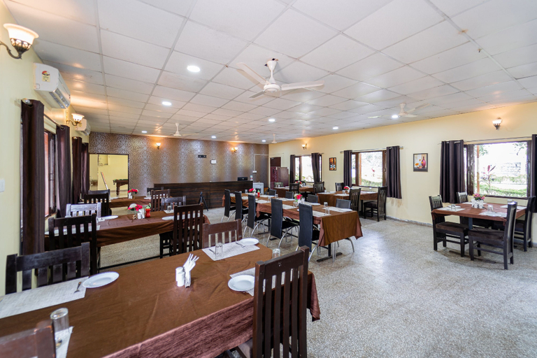 Food & Drinks 5, Narmada Hills Resort, East Nimar