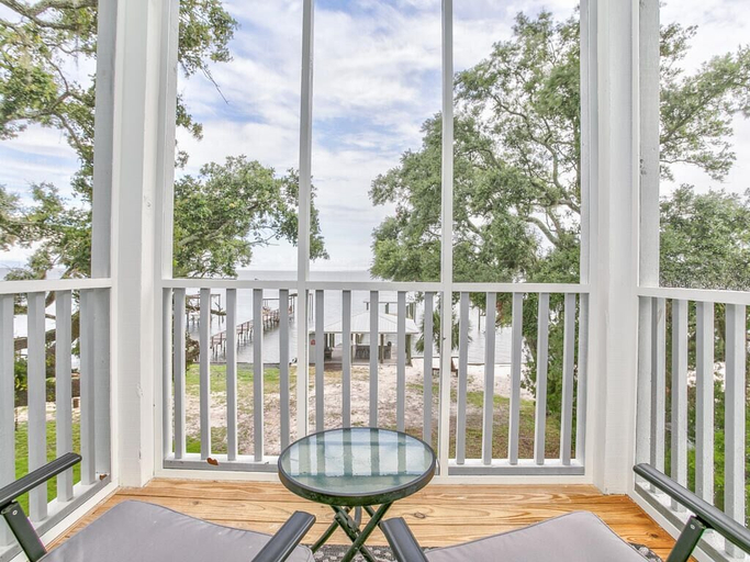 Others 5, Crimson Cabana, Baldwin
