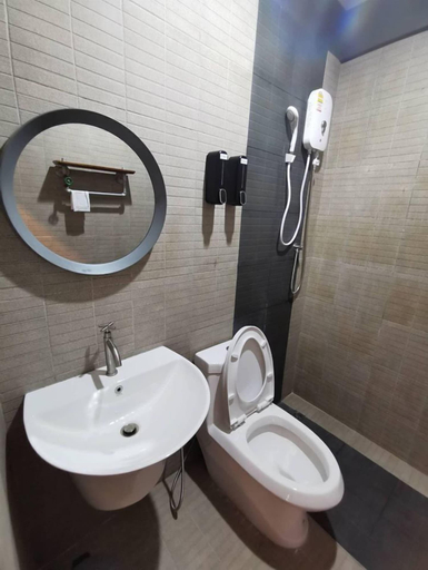 Bathroom 3, Pakarang Resort, Langu