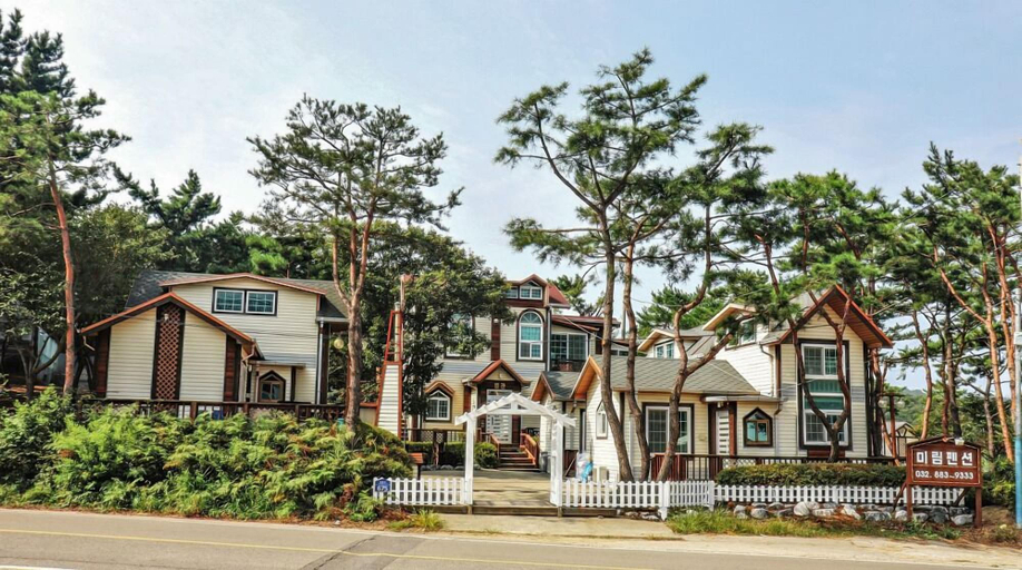 Exterior & Views 1, Mirim Pension, Ongjin