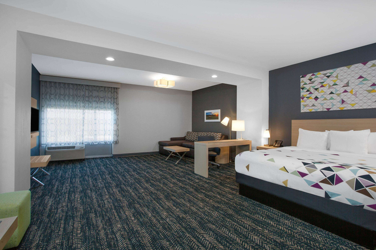 Bedroom 4, La Quinta Inn & Suites by Wyndham Manassas Va-Dulles Airport, Prince William