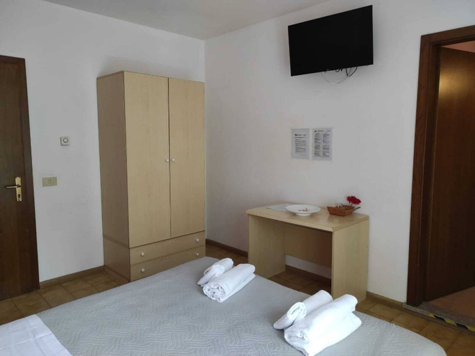 Bedroom 3, Albergo Stella d'Italia, Trento