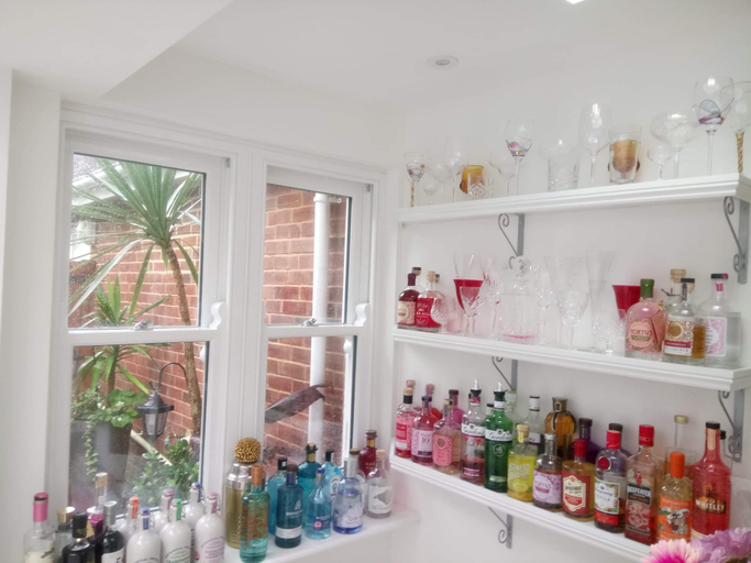 Food & Drinks, Jireh House, Isle of Wight