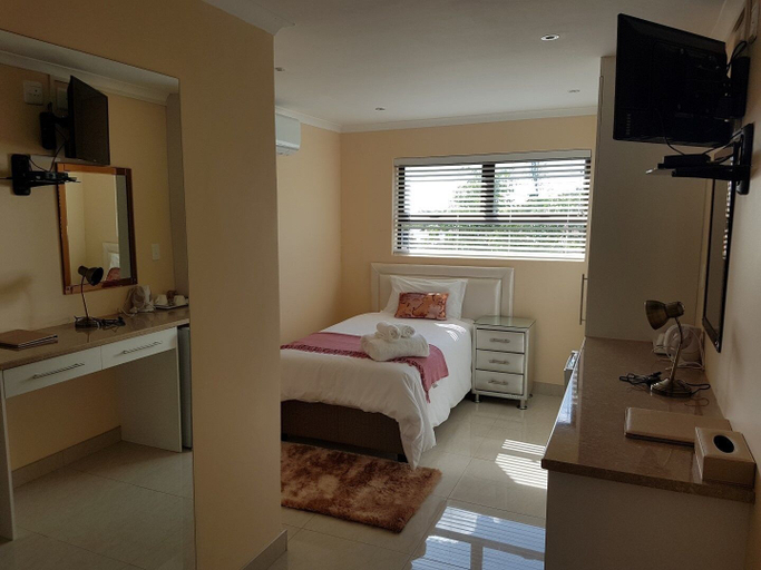 Bedroom 3, Avalon Lodge, Buffalo City