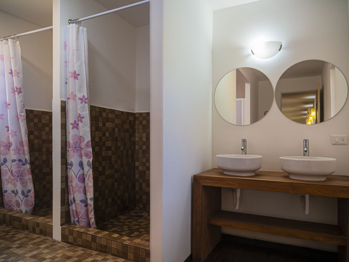 Bathroom 4, Colorbox Beds and Rooms, Cozumel