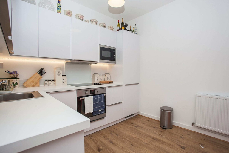 Others 5, Fantastic Modern 2 Bedroom Flat in Lambeth, London