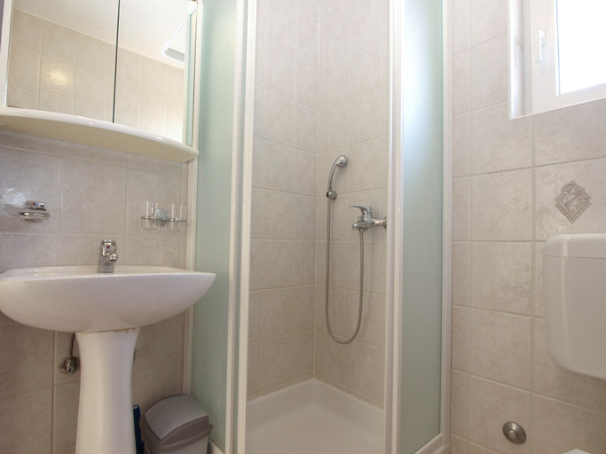 Bathroom 3, Apartment 1978, Poreč