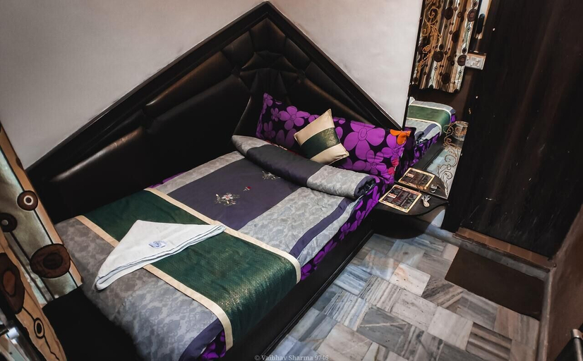 Bedroom 5, Lucky Restaurant And Guest House, Agra
