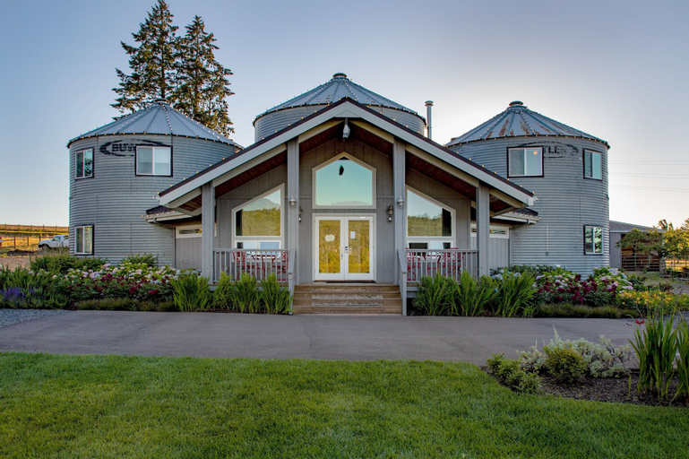 Abbey Road Farm, Yamhill