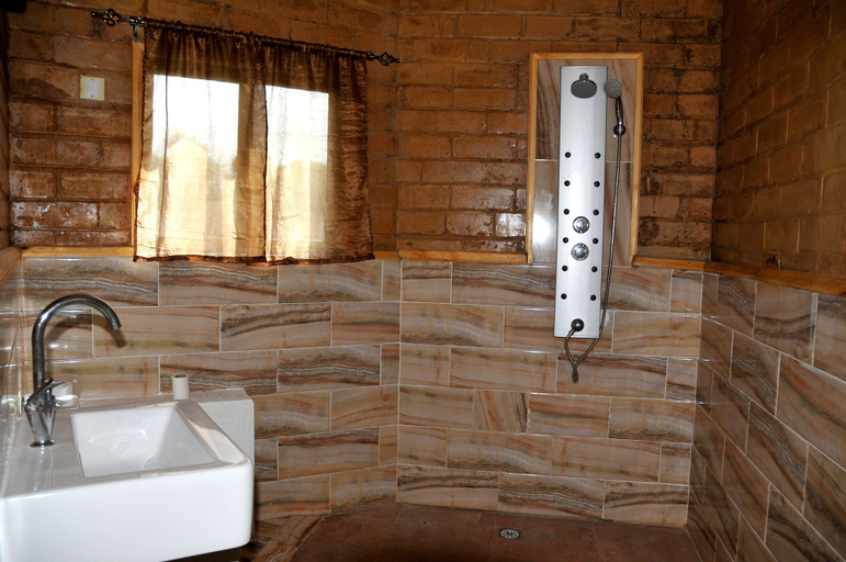 Bathroom 4, HYPOLINK Village, Kanifing