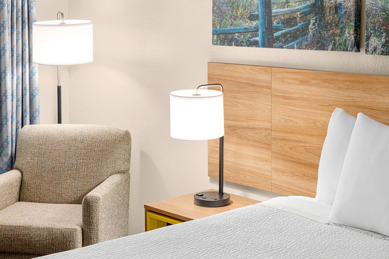 Others 5, Days Inn by Wyndham Paris, Lamar